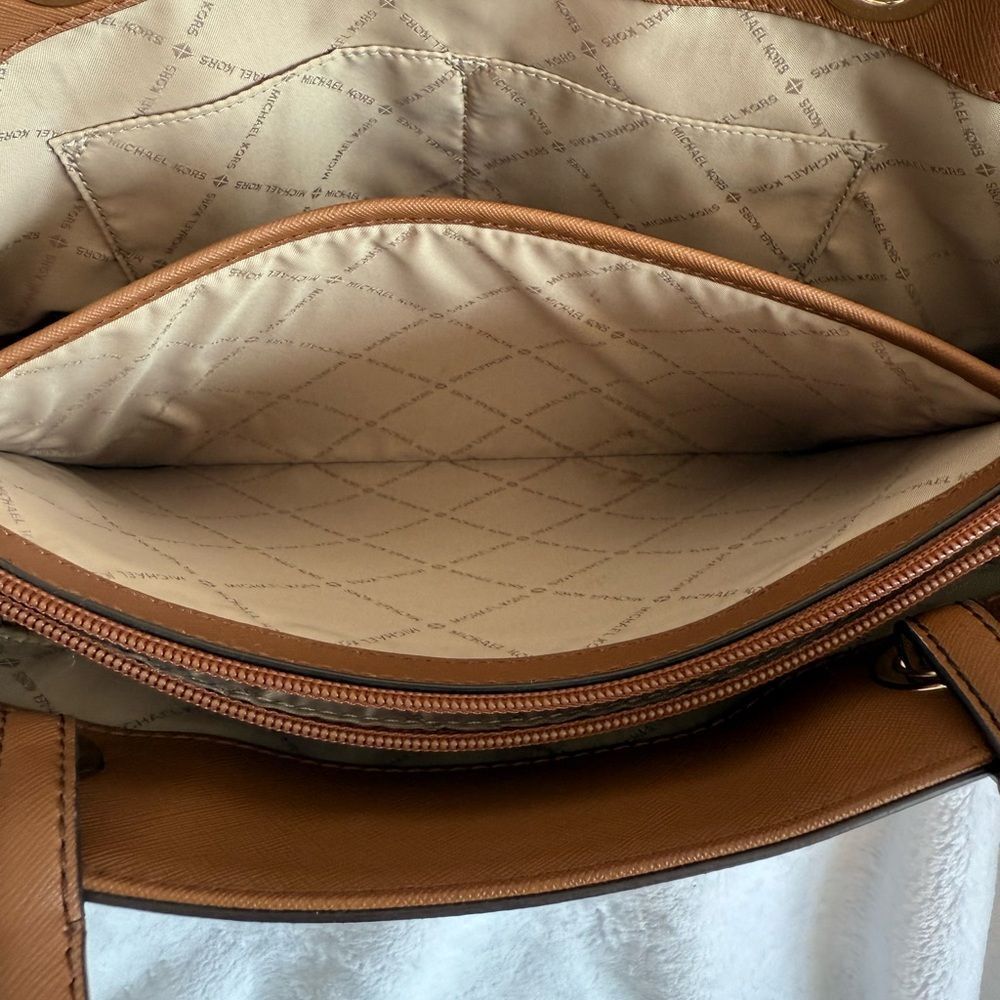 Michael Kors Signature Brown and Tan Tote - Picture 10 of 15